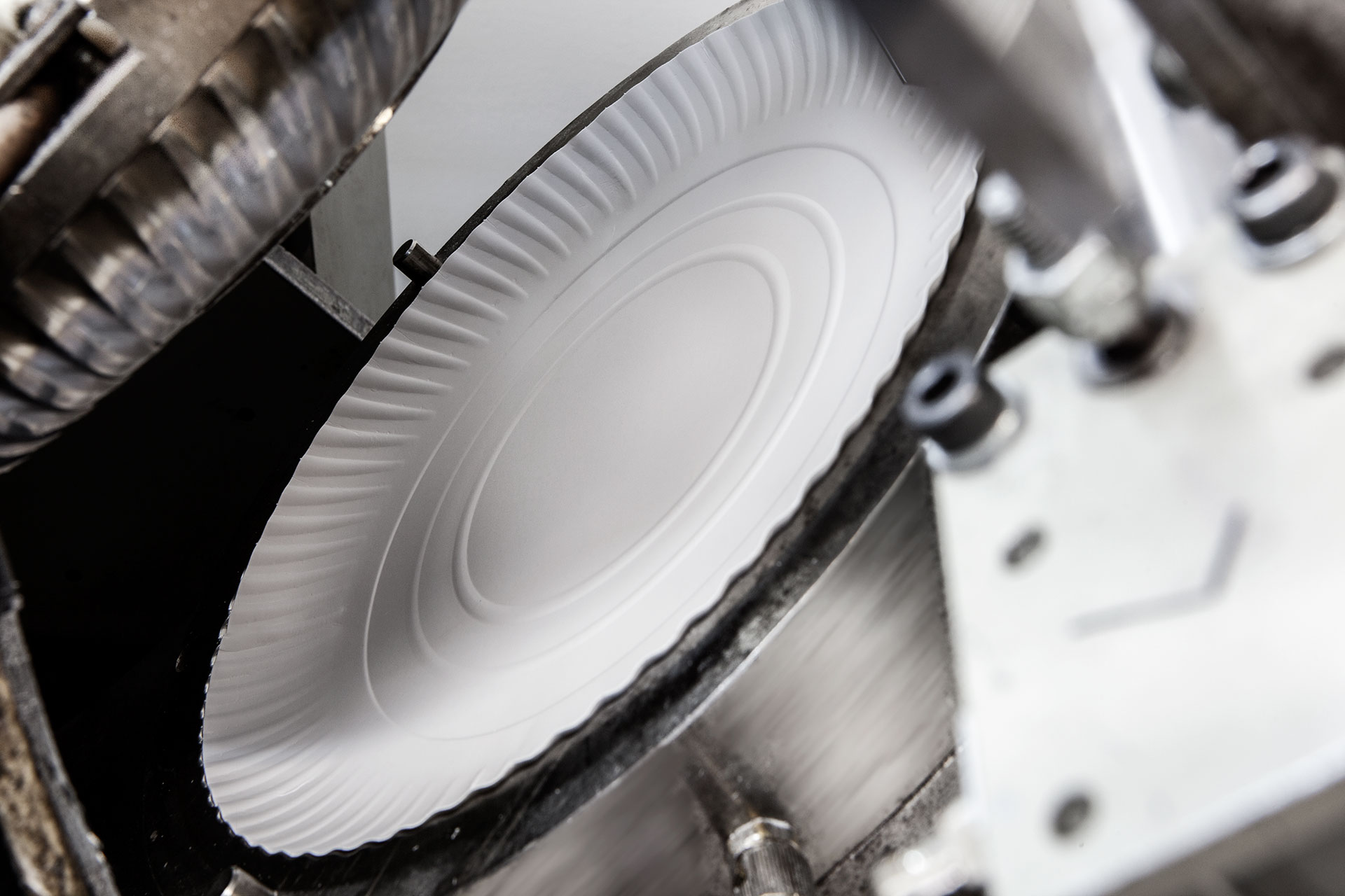 Forming Round Paper Plate